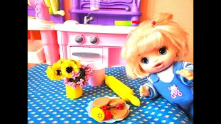 Как Мама готовила завтрак беби элайв Оле куклы пупсики