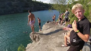 Кривой Рог. Прыжки со скалы. Экстримальный отдых. Гранитный карьер.