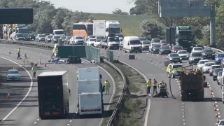 M6 crash leaves five dead
