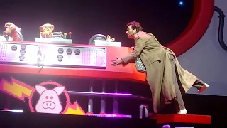 Pigs In Space - Muppets & Dr Who Crossover with David Tennant - Muppets Take The O2 - Full Sketch