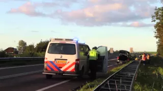 Auto tegen de vangrail N31 Harlingen