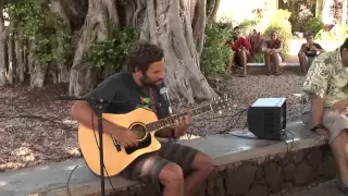 Jack Johnson Singing to Children "Upside Down"