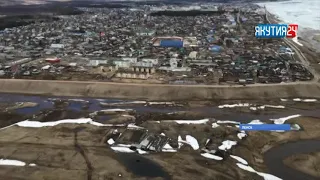 ЛЕНСК: Уровень воды у города Ленск в Якутии поднялся почти на 3 метра за сутки