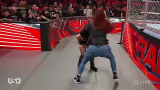 LITA Returns Entrance on RAW: WWE RAW, Feb. 6, 2023