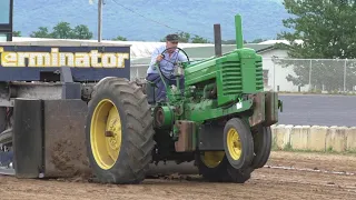 7,500LB Farm Stock Tractors Pullin' for Braggin' Rights