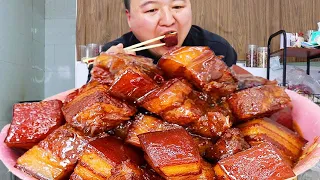 8KG pork belly is used as "braised pork", delicious and juicy, one bite at a time!