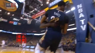 Draymond Green Saves Anthony Davis From Falling(Good Sportsmanship！）