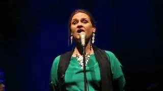 "You're gonna make me lonesome when you go" - Madeleine Peyroux live in Warsaw 2009