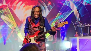 Earth Wind & Fire Live in Vegas 11/1/23 Let's Groove and September.