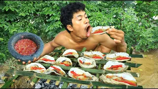 Cooking Oysters Fillets delicious by grilling - Oysters Eating delicious