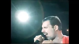 1977 Queen - We Will Rock You (Live 1986) [Videoclip]