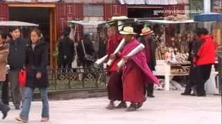 Streetlife in Lhasa, Tibet - China Travel Channel