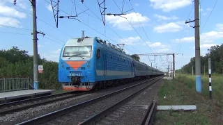 Электровоз ЭП1М-437 с поездом №302 Минск — Адлер