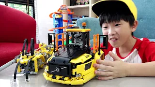 Ye Jun's Lego Technic block toy assembly play car toy truck play Lego Technic Truck Toy Assembly.