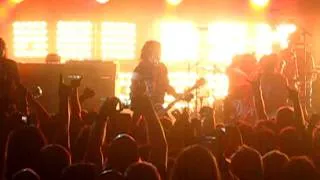 The Darkness 'I Believe In A Thing Called Love' (Live)