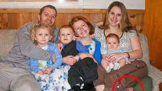 Husband filed for divorce right after seeing this family photo