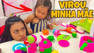 VALENTINA BRINCANDO DE SER MINHA MÃE, OLHA ISSO!! 😂