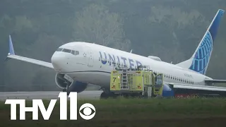 United Airlines plane rolls off runway as issues mount ahead of spring break