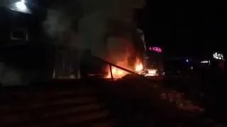 Во Владивостоке горит машина на Некрасовской
