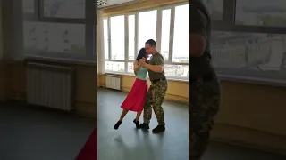 Ukrainian soldier dances Argentinian tango