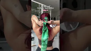 red hair 🤝🏼 green scarf: total Christmas vibes hairstyle ✨😚