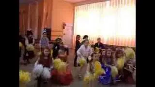 Новогодний ФЛЕШ-МОБ 2-А КЛАССА 42 ШКОЛЫ г ХАРЬКОВА 2013