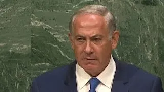 Netanyahu gives U.N. long, silent glare over Iran threats