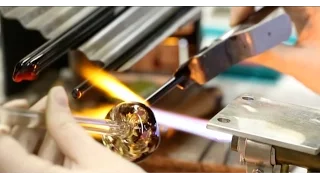 Blowing Murano Glass Pendant in Lampworking Technique