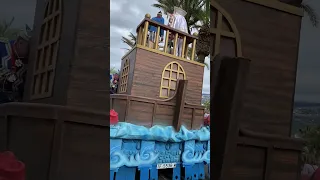 Подготовка к Карнавалу в Пуэрто де ла Круз ( Тенерифе).