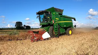 Zbiór pokosów rzepaku w metodzie dwufazowej John Deere W660i