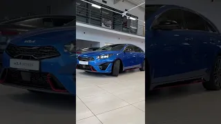 Kia Proceed GT w kolorze Blue Flame gotowa do wydania 🤩