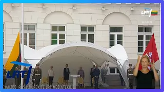 Valstybės vėliavų pakėlimo ceremonija