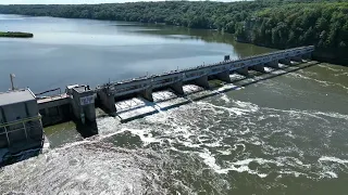 Aerial footage of Starved Rock, IL