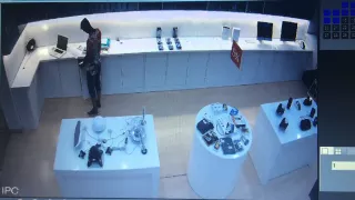 How Arabian thief steals Iphone 5S from "Apple Store"