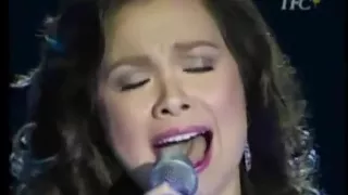 Lea Salonga singing PASKONG WALANG HANGGAN.wmv