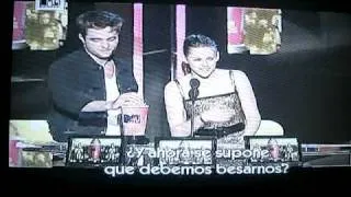 BEST KISS OF THE YEAR NEW MOON KRIS AND ROB/MEJOR BESO DEL AÑO NEW MOON KRIS Y ROB