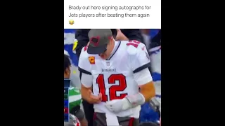 Tom Brady Signing Autographs For Jets Players After Beating Them Again