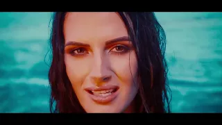 Franja du Plessis - Deur die reën (Official Music Video)