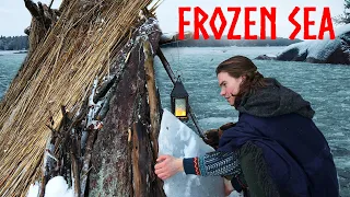 Surviving in a Shelter by the FROZEN SEA: 3 Day Winter Camping [1 Hour Movie]