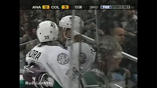 Sergei Fedorov scores vs Avalanche with a wild slapshot (13 jan 2004)