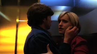 Clark e Chloe no elevador (Dublado)