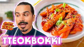 Korea's Popular Tteokbokki Recipe with Ingredients You Can Find Easily 🇰🇷 (Topokki - Korean Foods)