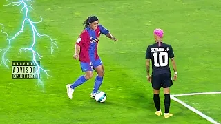 Ronaldinho create dribbling never seen in football!