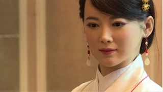 Bionic woman: Chinese robot turns on the charm