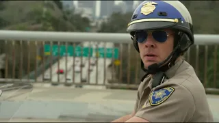 Мото погоня из фильма "Калифорнийский дорожный патруль". Мото цены из фильмов. Лучшие мото погони.