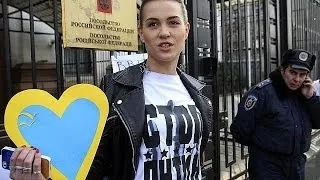 Crimea referendum: "a piece of theatre orchestrated by Russia" - say Kyiv activists