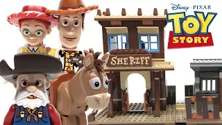 LEGO Toy Story Woody's Roundup review! 2010 set 7594!