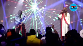 2019 4syte TV Music Video Awards: Ghana Jesus surprises Medikal on stage