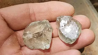 THE DIFFERENCE OF BRAZILIAN AND AFRICAN DIAMONDS