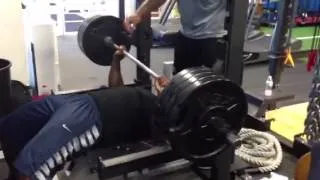 NFL Fullback John Conner 415 Bench Press